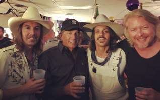 66EAD7E0-8D0B-4797-AD92-7EC7AE565DEA