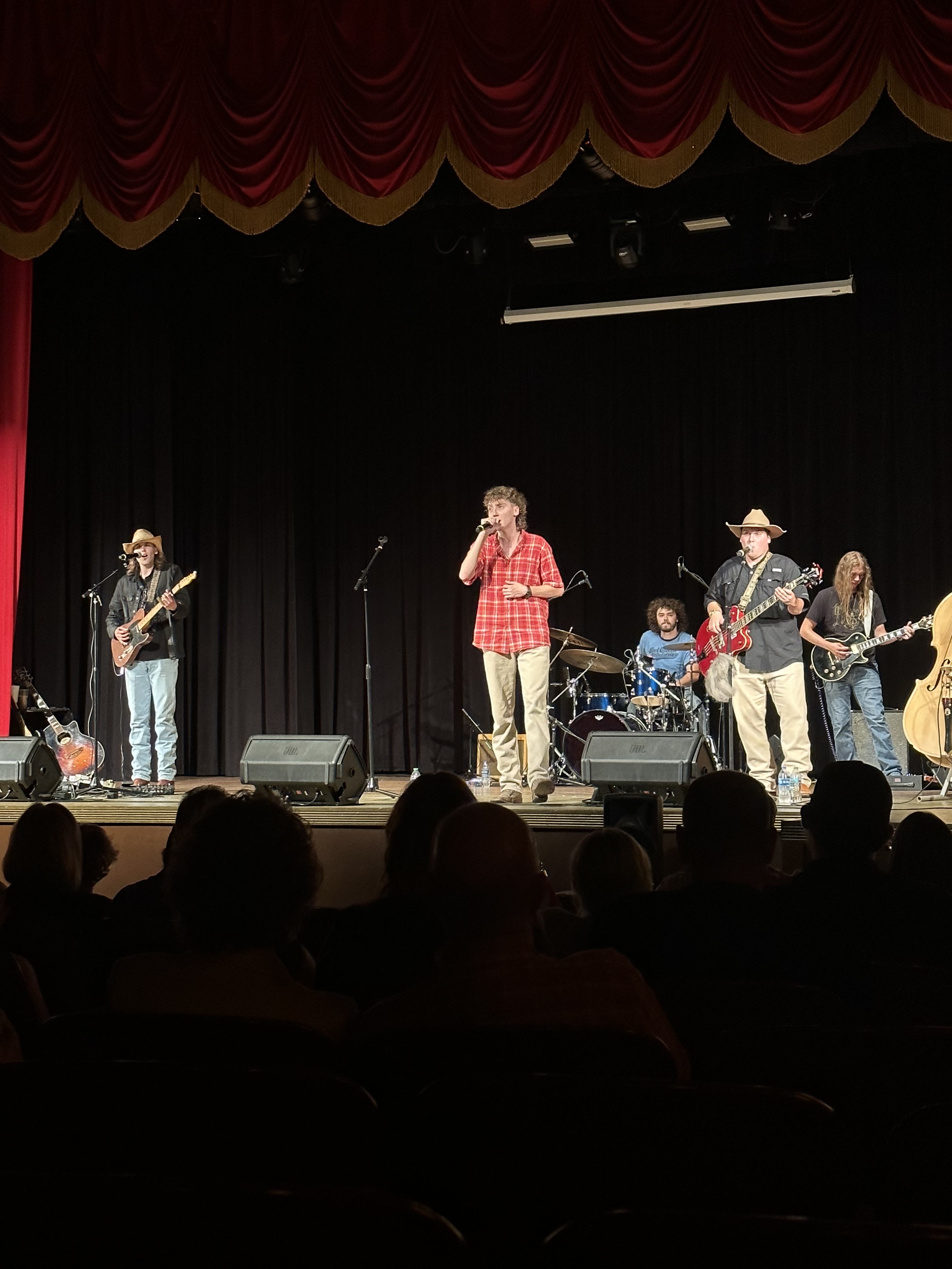 E2E1C29D-158F-4049-B0F4-2FB1F9A9920E